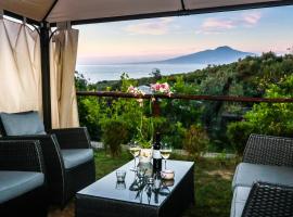 Villa Rosmary - Sorrento Coast - Gulf of Naples view, hotel near Marina di Puolo, Massa Lubrense