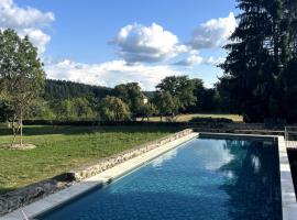 G&icirc;te Eug&egrave;ne S&uuml;e - cuisine ferm&eacute;e, acomoda&ccedil;&atilde;o com cozinha em Magny