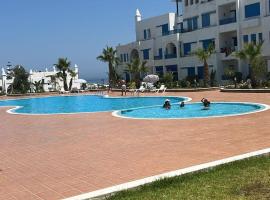 Bel Appartament vue Sur la piscine kabila, Hotel in Sania Torres