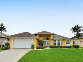 Casa de La Vista – Pool Spa with lakefront view