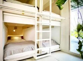 The Hide Hostel Canggu - Adult Only
