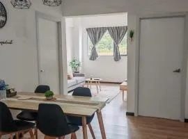 Staycation Houz,Sepanggar