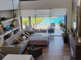 Casa Costa Santos, Póvoa de Varzim, Hotel in Terroso