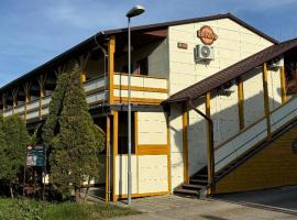 EL PASO ubytovanie chata J9 - J13 v areáli kúpaliska, hotel in Štúrovo