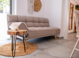 Cozy Haven - 1 bd Apartment, hotel em Ampavris