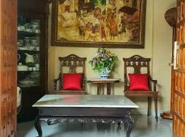 Loelyta Family Art House