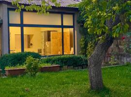 Villa in the center of Yerevan, hotelli Jerevanissa