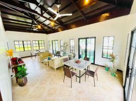 Casa G Private BeachfrontYour own private beach, acomoda&ccedil;&atilde;o com cozinha em Samal