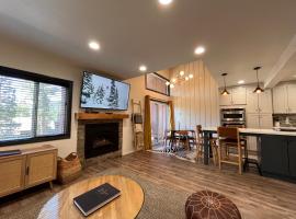 1 Bedroom with Loft, Cozy Mtn Condo with Pool and Jacuzzis, Hotel in Mammoth Lakes