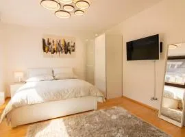 Exklusive 1-Zimmer-Wohnung in KA-Stadt
