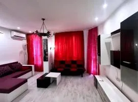 Red Fashion Apartments with Free Parking&Pool