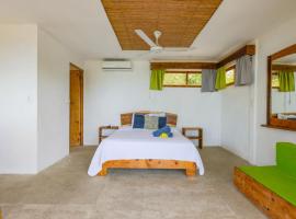 Ocean View Bungalows, hotel v destinácii Pital