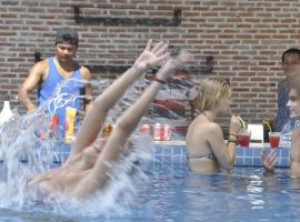 Pool Party Hostel, hostel v Siem Reap