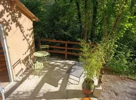 Maisonnette dans la forêt