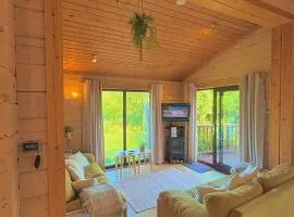 Luxury Woodland Lodge near Clovelly & Bude