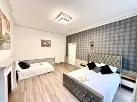 The Handy Hub Luxury Victorian Apartment - Fast WiFi & Central Edinburgh