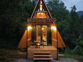 Khevi 64, ξενοδοχείο σε Khulo