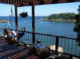 SPECTACULAR OCEANFRONT ON BOSTONs SCENIC NORTH SHORE, Hotel in Marblehead