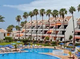 Parque Santiago II - modern studio Las Americas - heated pool, 250m to the beach