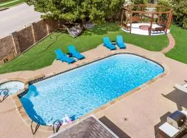 Luxury 6BR Retreat Pool Hot Tub Cinema & Game Room
