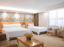 Vienna Hotel Guangdong Boluo Fu Mountain Scenic Spot、Changningのホテル