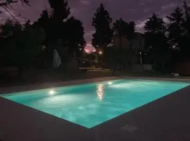 Noravilla con piscina fra mare e montagne