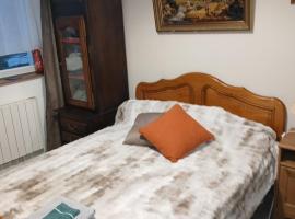 Chambre " Nid Cosy " Charme et Détente chez Fred, κατάλυμα με κουζίνα σε Gorron