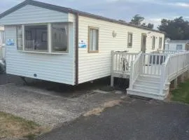 Dog Friendly Caravan With Decking At Manor Park In Hunstanton Ref 23063W