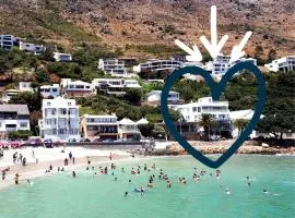 'The View' on Bikini Beach, Seafront, 2 bedroom, Sleeps 4