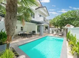 7BR Grand Pool Villa in heart Patong