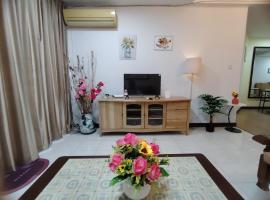 RIVERBANK SUITE with riverfront mountain DUN view, place to stay in Kuching