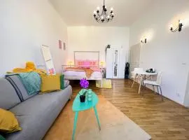 Beautiful & peaceful apartment with cute balcony