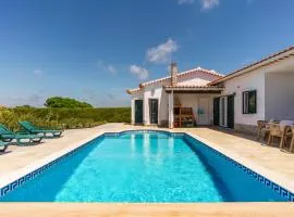 Sunny Ocean Villa with pool near Arrifana beach
