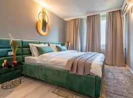 Golden Glow Hideaway