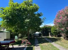 Villa bifamiliare per famiglie con giardino