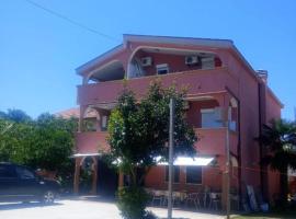 Asko Villa Apartment、ウルツィニのホテル