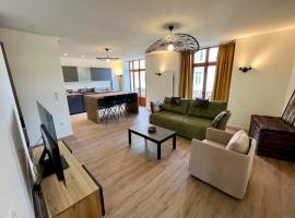 Spacious apartment in the heart of Gerardmer !!!, hotel de platja a G&eacute;rardmer