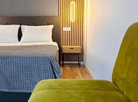 Neva Apartments & Rooms