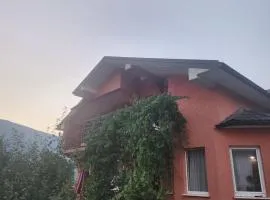 Dino's Apartments