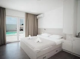 Villa Apartments Blanco