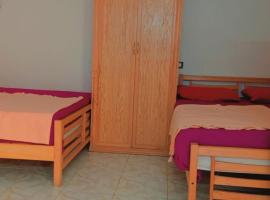 Seaview Honeymoon Escape- Studio, hotel v destinaci Dawwār Shindī Fannūsh