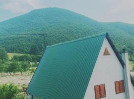 Vikendica Tamara, hotel com estacionamento em Berane