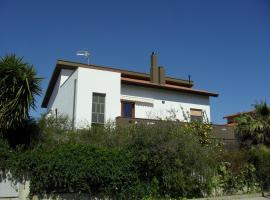 Casa Vacanze"Il Bouganville", bed and breakfast a Carbonia