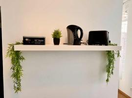 L'Orée du Jardin T3 parking, hotel in Rouen