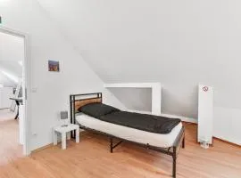 ZF03 Apartment für Monteure Stuttgart Zuffenhausen - weitere Schlafzimmer für zusätzliche 15 Personen im Haus vorhanden und an weiteren Standorten LS-CrewComfort