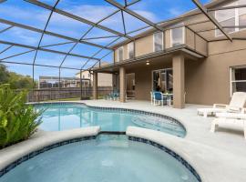 Upstay Home w Pool Hot Tub & Patio - Pet Friendly, hotel in Kissimmee
