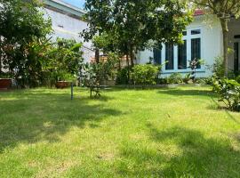 Phòng View sân vườn-hồ bơi, ξενοδοχείο με πάρκινγκ σε Ấp Phú Khương