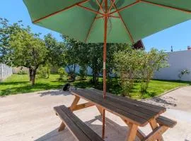 Ana & Roman Guesthouse - Beautiful Garden, Kid friendly