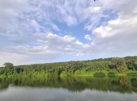 Tiszavirág Nagyhalas Horgász apartman, glamping site in Tiszaújváros