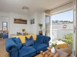 Captains Rest - 2 bedroom apartment in the heart of Brixham